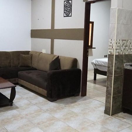 Al Fawanes Hotel Apartments Amman Esterno foto